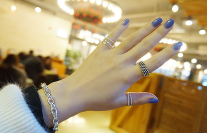 Anillo abierto vintage de lunares, diseño con cuentas