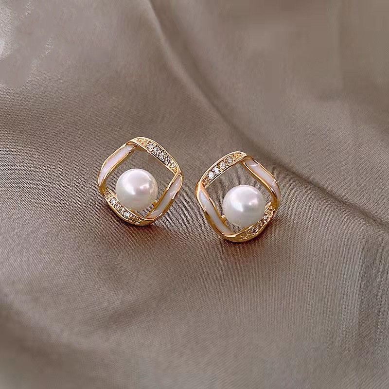 Boucles d'oreilles perles torsadées pour femmes - Design chic